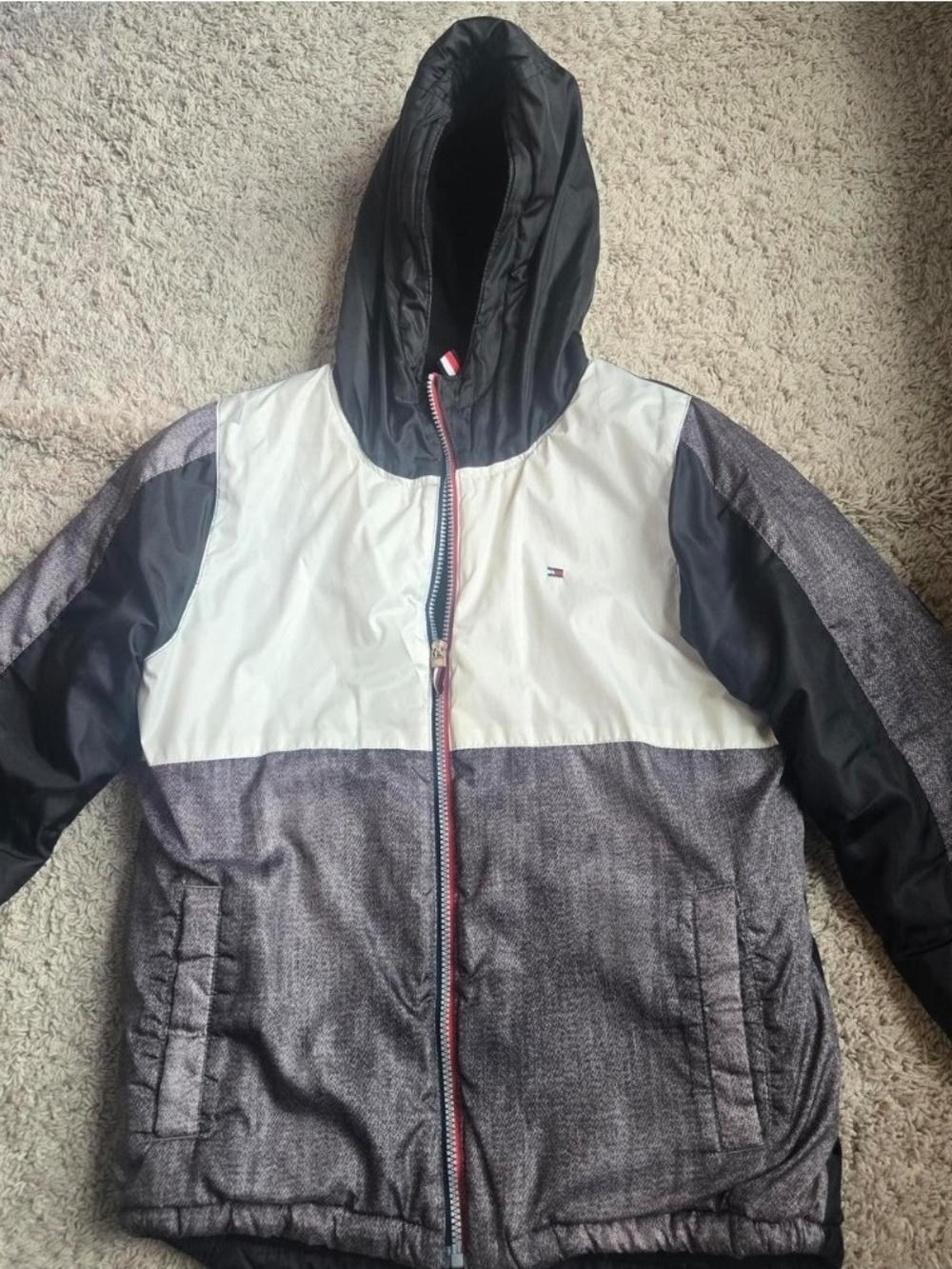 Tommy Hilfiger Lightweight Hooded Colorblock Jacket in Black, White, Gray